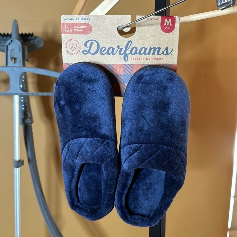 NIP Dearfoams Memory Foam Peacoat Blue Women’s Slippers Size Medium 7-8